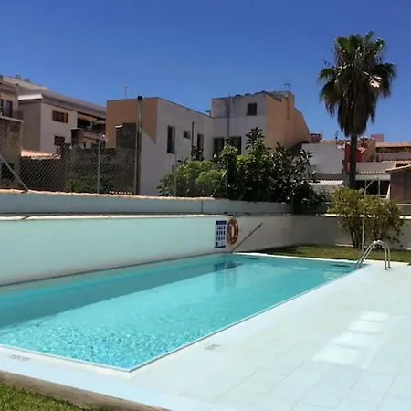 Apartment Flip Flop *